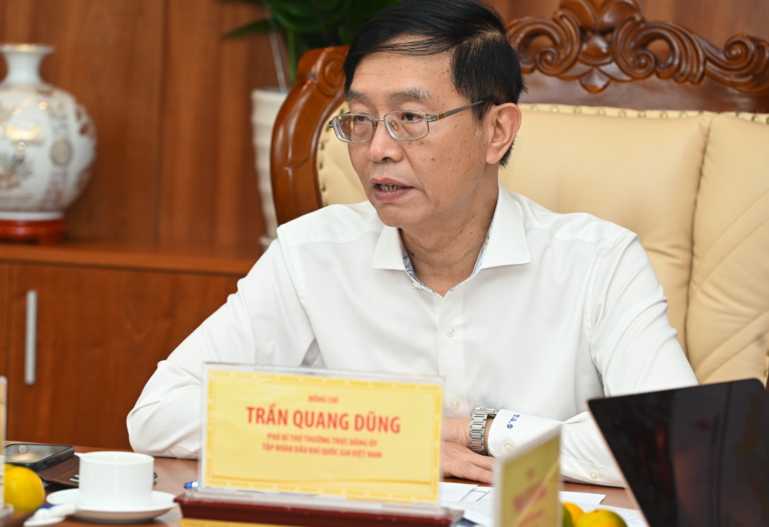 đồng chí Trần Quang Dũng - Phó Bí thư thường trực Đảng ủy Tập đoàn phát biểu kết luận cuộc họp
