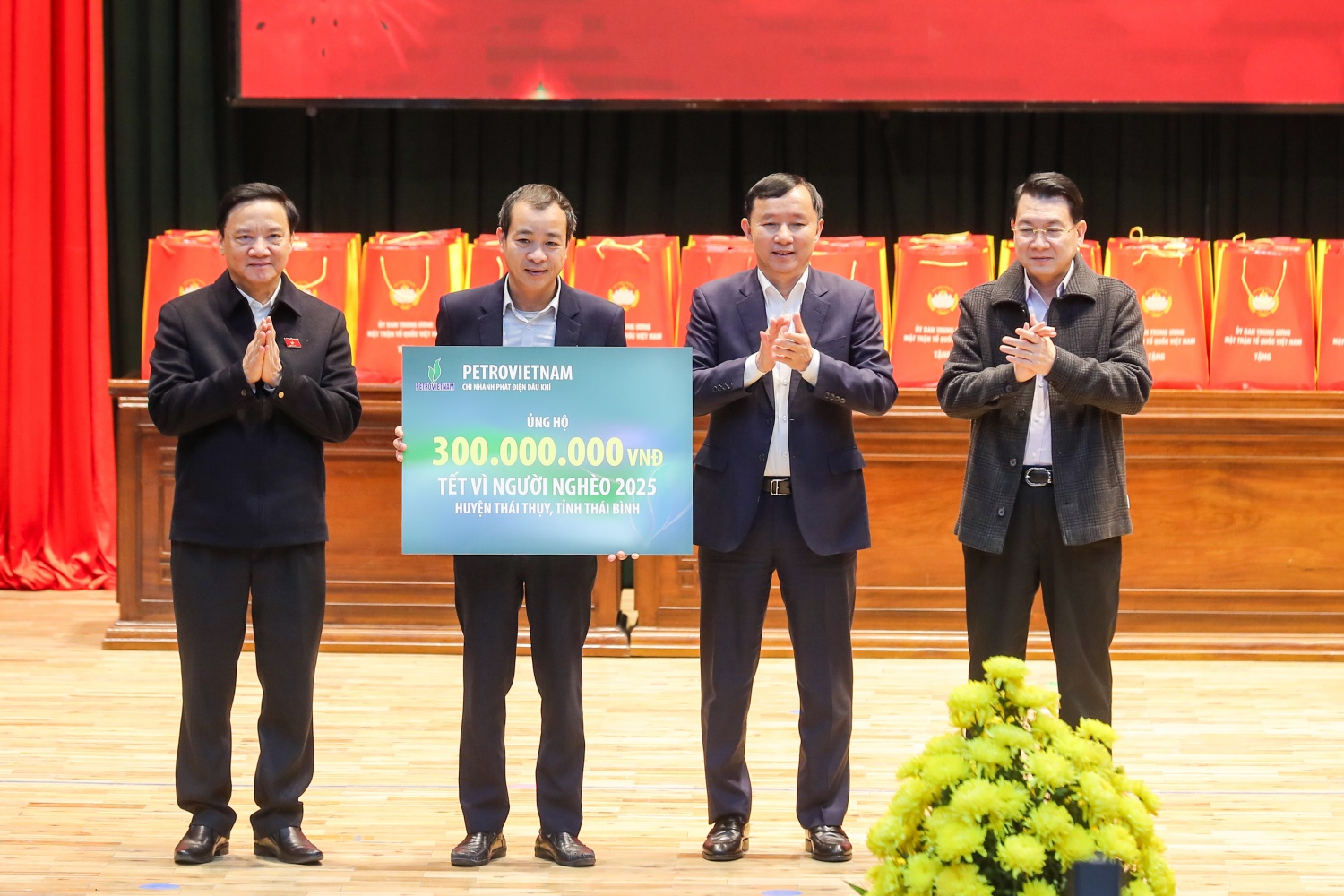 Petrovietnam mang Tết tới người nghèo tỉnh Thái Bình